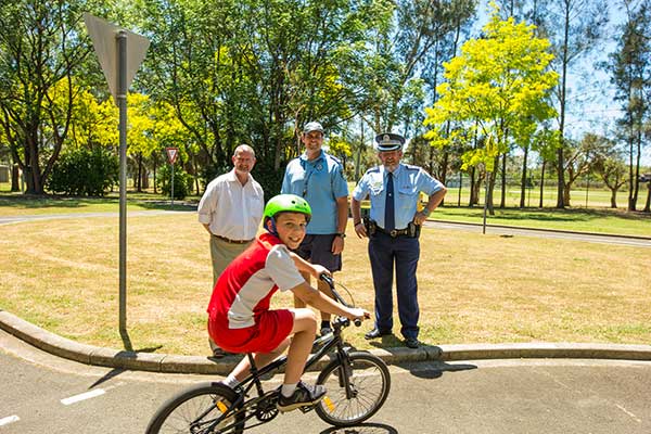 Penrith City Council Mayor John Thain with Police Officers